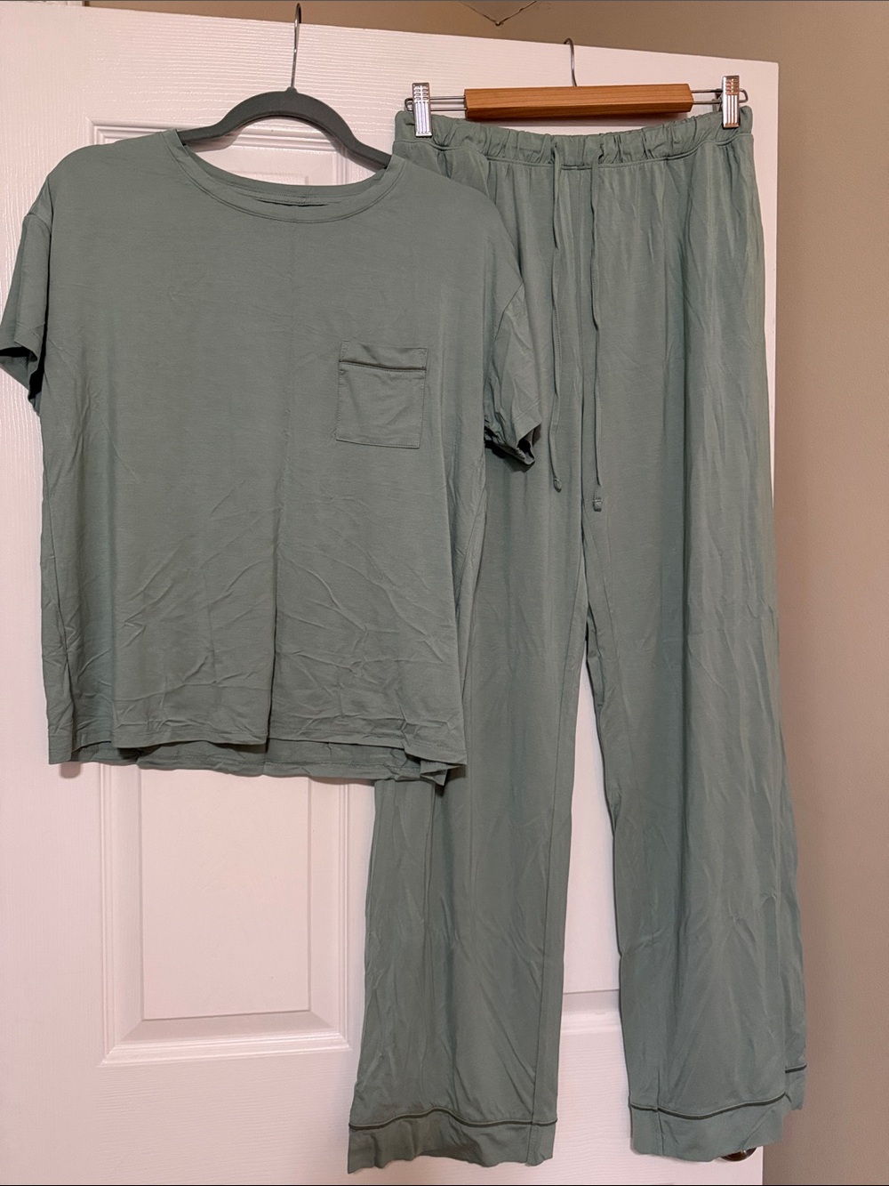 State of day Sage Green Pajama Set – Short Sleeve Top & Drawstring Pants